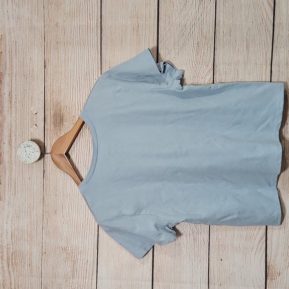 💟 NWOT Marvel Light Blue Cropped Spiderman Short Sleeve Shirt Top XL - Picture 5 of 5